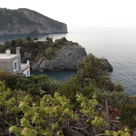Dream Limnionas (Central Greece)